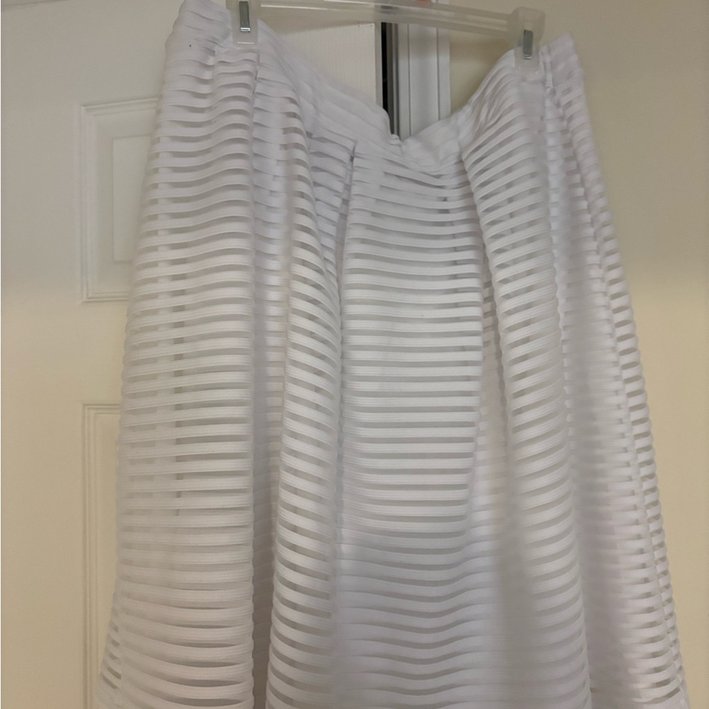 Elegant White Striped Skirt